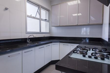 Apartamento à venda com 136m², 3 quartos e 3 vagas Apartamento à venda com 136m², 3 quartos e 3 vagasCozinha