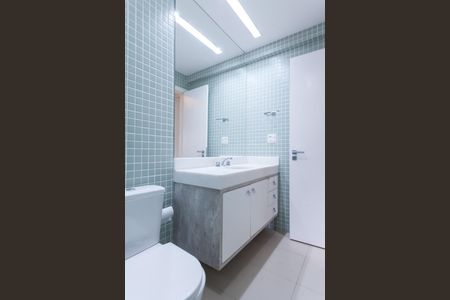 Apartamento à venda com 136m², 3 quartos e 3 vagas Apartamento à venda com 136m², 3 quartos e 3 vagasBanheiro suite 1