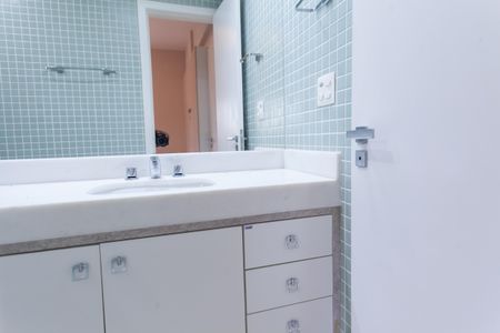 Apartamento à venda com 136m², 3 quartos e 3 vagas Apartamento à venda com 136m², 3 quartos e 3 vagasBanheiro suite 1