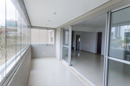 Apartamento à venda com 136m², 3 quartos e 3 vagas Apartamento à venda com 136m², 3 quartos e 3 vagasVaranda da Sala
