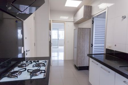 Apartamento à venda com 136m², 3 quartos e 3 vagas Apartamento à venda com 136m², 3 quartos e 3 vagasCozinha