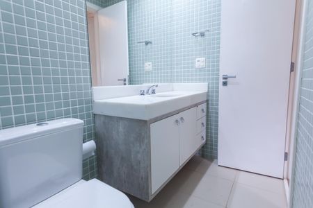 Apartamento à venda com 136m², 3 quartos e 3 vagas Apartamento à venda com 136m², 3 quartos e 3 vagasBanheiro suite 1