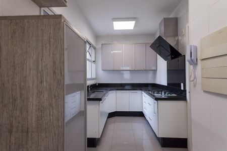 Apartamento à venda com 136m², 3 quartos e 3 vagas Apartamento à venda com 136m², 3 quartos e 3 vagasCozinha