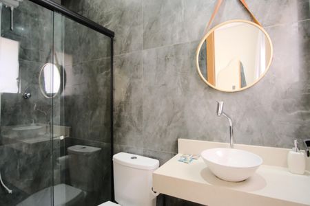 Banheiro Social de kitnet/studio para alugar com 1 quarto, 33m² em Vila Zilda, São Paulo