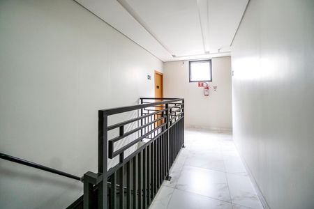 Studio para alugar com 54m², 1 quarto e sem vaga Studio para alugar com 54m², 1 quarto e sem vagaHall da escada
