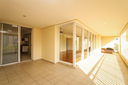 Varanda de apartamento para alugar com 3 quartos, 177m² em Jardim Colombo, São Paulo