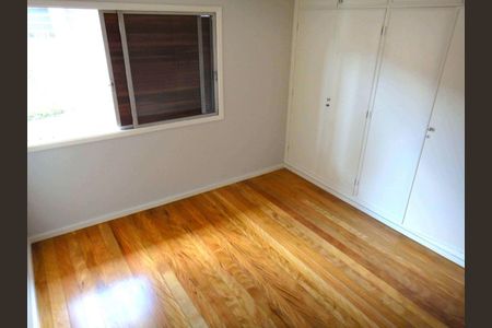 Casa à venda com 4 quartos, 450m² em Jardim Viana, São Paulo