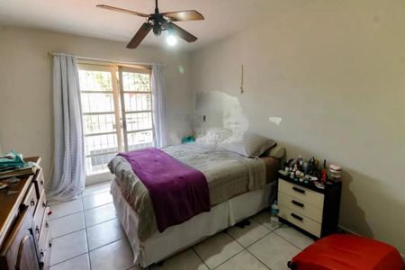 Casa à venda com 4 quartos, 180m² em Jardim Jucara, São Paulo