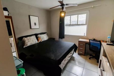 Casa à venda com 4 quartos, 180m² em Jardim Jucara, São Paulo