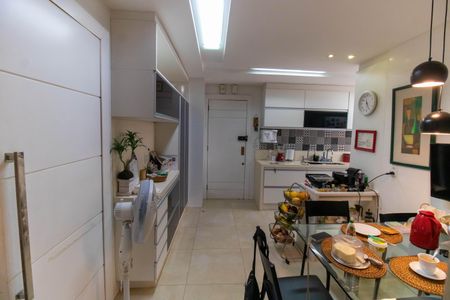 Apartamento à venda com 166m², 3 quartos e 2 vagasCozinha e Área de Serviço