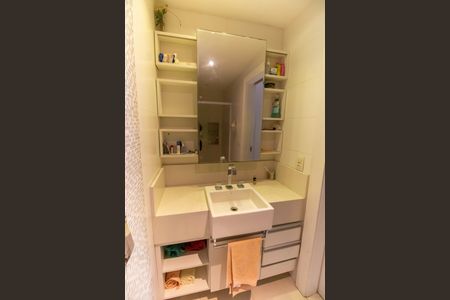 Apartamento à venda com 166m², 3 quartos e 2 vagasBanheiro da Suíte 1