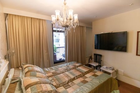 Apartamento à venda com 166m², 3 quartos e 2 vagasSuíte 2