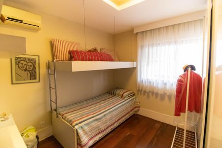 Quarto  de apartamento à venda com 3 quartos, 166m² em Icaraí, Niterói
