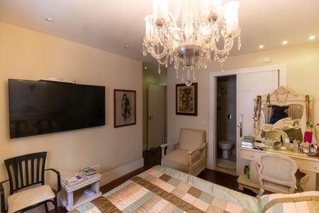 Apartamento à venda com 166m², 3 quartos e 2 vagasSuíte 2