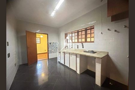 Casa à venda com 231m², 3 quartos e 4 vagas