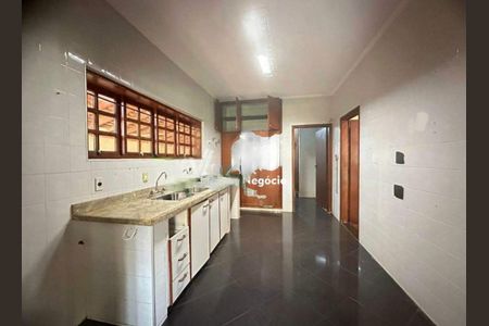 Casa à venda com 231m², 3 quartos e 4 vagas