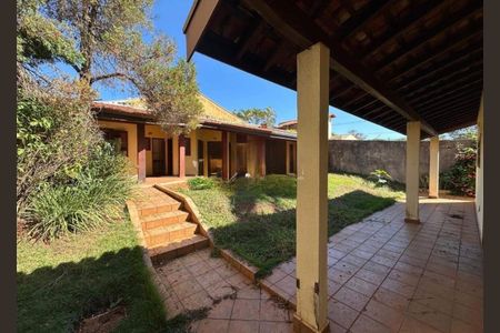 Casa à venda com 231m², 3 quartos e 4 vagas