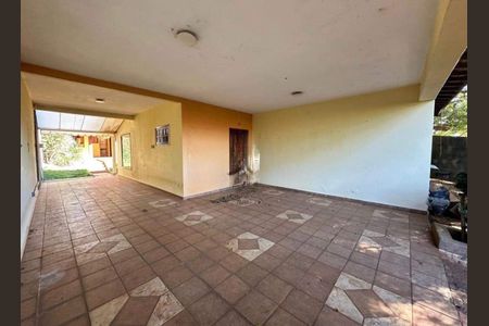 Casa à venda com 231m², 3 quartos e 4 vagas