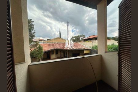 Casa à venda com 231m², 3 quartos e 4 vagas