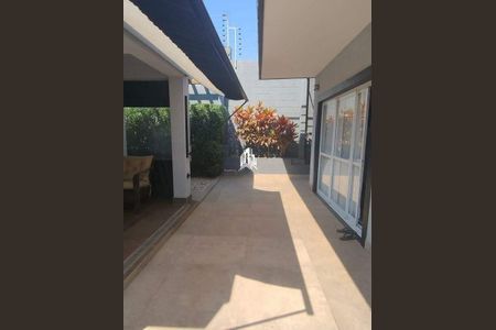 Casa à venda com 378m², 3 quartos e 3 vagas
