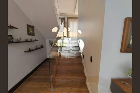 Casa à venda com 378m², 3 quartos e 3 vagas