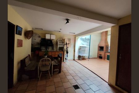 Casa à venda com 230m², 5 quartos e 3 vagas