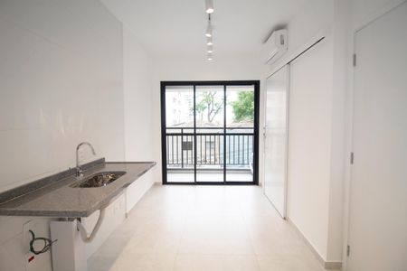 Sala/Cozinha de apartamento à venda com 1 quarto, 28m² em Pinheiros, São Paulo