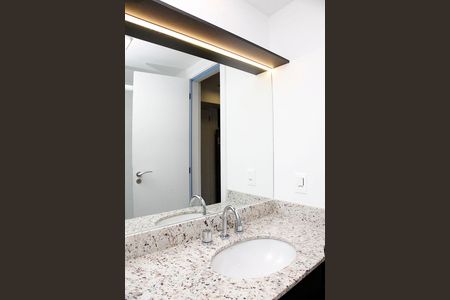 Banheiro Social de kitnet/studio para alugar com 1 quarto, 27m² em Partenon, Porto Alegre