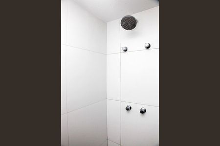 Banheiro Social de kitnet/studio para alugar com 1 quarto, 27m² em Partenon, Porto Alegre