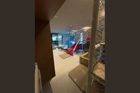 Apartamento à venda com 106m², 3 quartos e 2 vagasÁrea comum - Playground