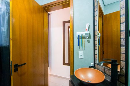 Apartamento à venda com 46m², 2 quartos e 1 vaga Apartamento à venda com 46m², 2 quartos e 1 vagaBanheiro social