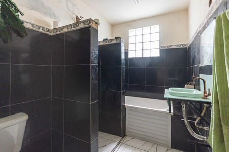 Casa à venda com 200m², 5 quartos e sem vagaBanheiro Suíte