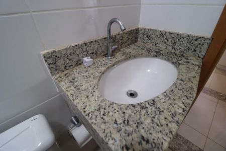 Apartamento para alugar com 55m², 2 quartos e 1 vagaBanheiro Social