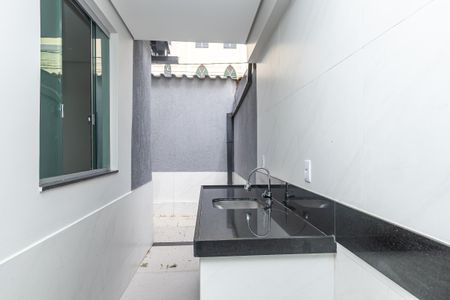 Casa à venda com 90m², 3 quartos e 1 vagaÁrea de Serviço