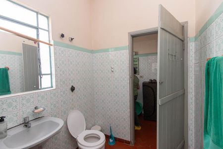 Casa à venda com 126m², 4 quartos e sem vaga Casa à venda com 126m², 4 quartos e sem vagaBanheiro Social