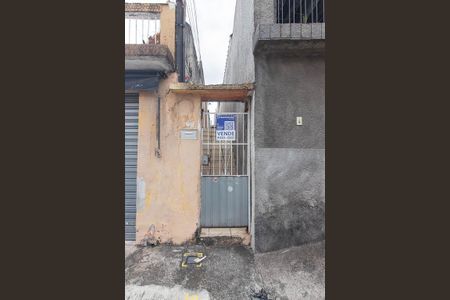 Casa à venda com 126m², 4 quartos e sem vaga Casa à venda com 126m², 4 quartos e sem vagaFachada