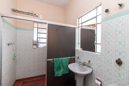 Casa à venda com 126m², 4 quartos e sem vaga Casa à venda com 126m², 4 quartos e sem vagaBanheiro Social