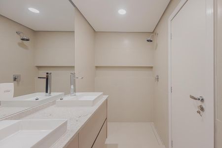 Apartamento à venda com 134m², 3 quartos e 1 vagaBanheiro da Suíte