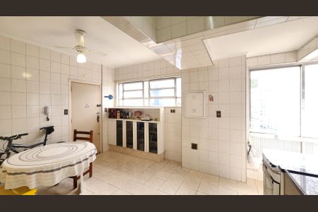 Apartamento para alugar com 160m², 3 quartos e 2 vagas Apartamento para alugar com 160m², 3 quartos e 2 vagasCozinha