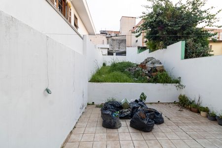 Casa à venda com 356m², 4 quartos e 3 vagas Casa à venda com 356m², 4 quartos e 3 vagasQuintal