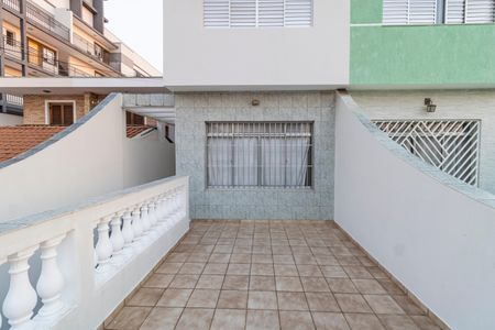 Casa à venda com 356m², 4 quartos e 3 vagas Casa à venda com 356m², 4 quartos e 3 vagasVaranda