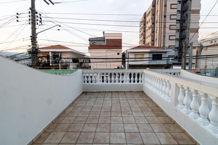 Casa à venda com 356m², 4 quartos e 3 vagas Casa à venda com 356m², 4 quartos e 3 vagasVaranda