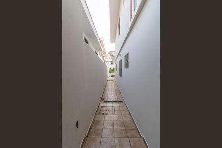 Casa à venda com 356m², 4 quartos e 3 vagas Casa à venda com 356m², 4 quartos e 3 vagasCorredor Lateral