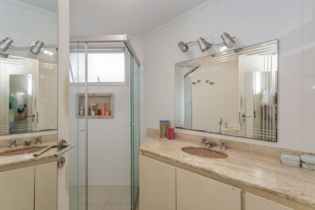 Apartamento à venda com 157m², 3 quartos e 3 vagasBanheiro da Suíte