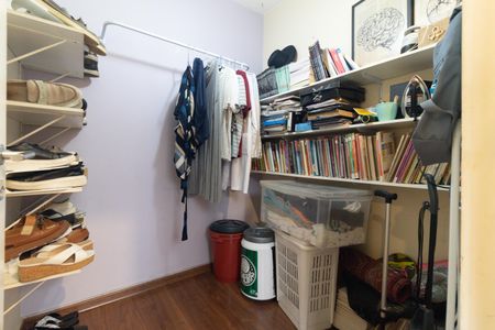 Apartamento à venda com 157m², 4 quartos e 3 vagas Apartamento à venda com 157m², 4 quartos e 3 vagasQuarto de Serviço