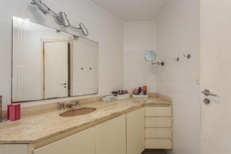 Apartamento à venda com 157m², 3 quartos e 3 vagasBanheiro da Suíte