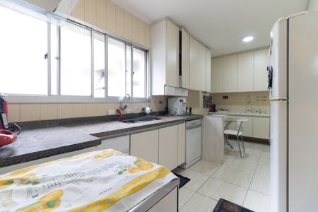 Apartamento à venda com 157m², 4 quartos e 3 vagas Apartamento à venda com 157m², 4 quartos e 3 vagasCozinha