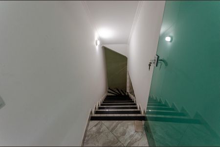 Casa para alugar com 297m², 3 quartos e 4 vagasEscada