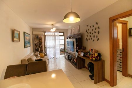 Apartamento à venda com 128m², 2 quartos e 2 vagasSala