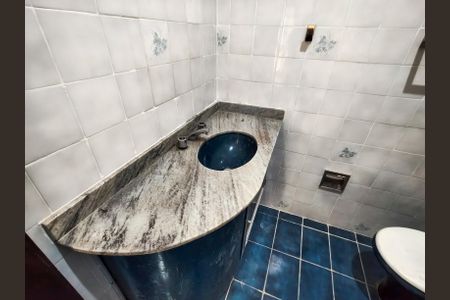 Apartamento à venda com 67m², 2 quartos e sem vagaBanheiro Corredor